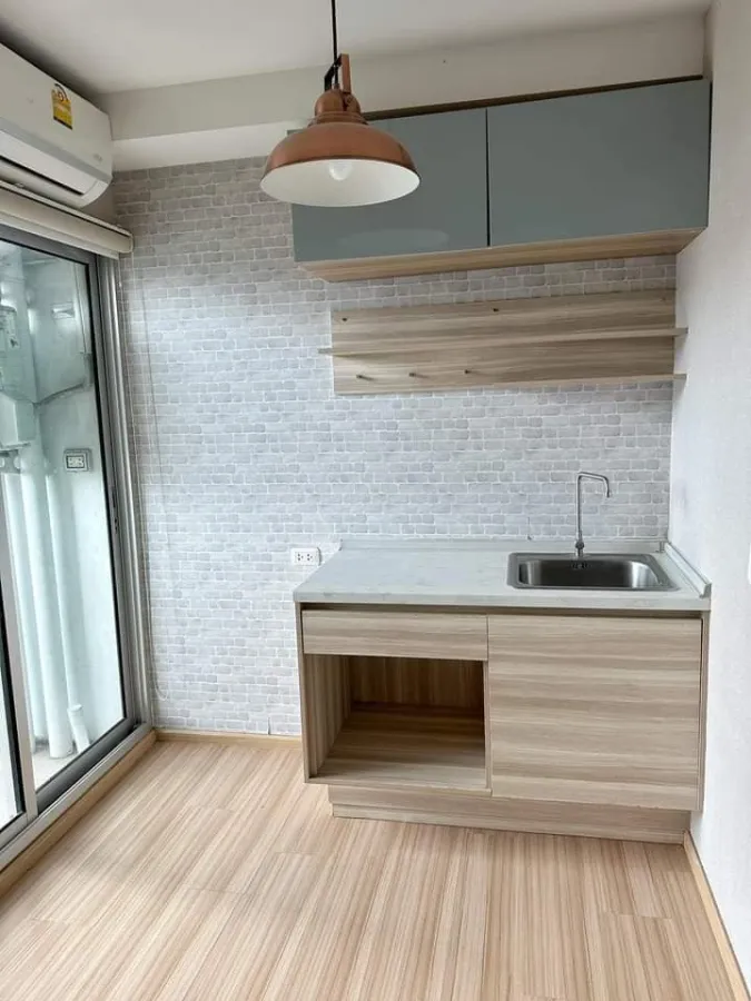 For sale: Plum Condo Chaengwattana, empty room, not too expensive, room decorating lovers shouldn't miss it.
