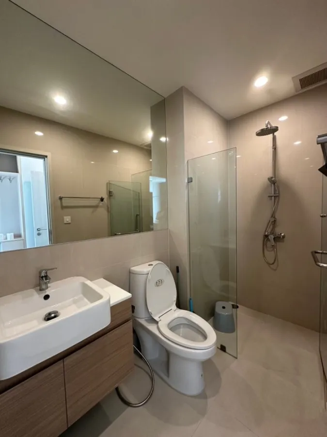 Room for rent, 2 Bedroom, Noble Revolve Ratchada Condo, corner room, private, fully furnished, ready to move in.
