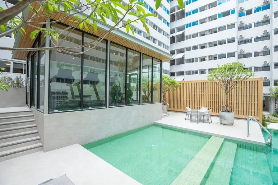 Selling down payment Mori Condominium Muang Thong Thani, spacious room, beautifully decorated, very comfortable to live in, with lots of furniture inc