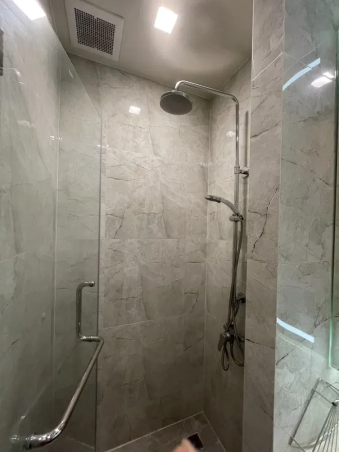 Condo for rent, Noble Around Sukhumvit 33, well proportioned room. Fully furnished, don't miss it!!