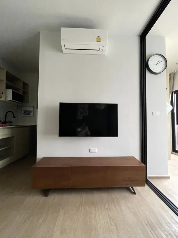 For rent: Common TU, beautiful room, separated into sections. Comes complete with furniture and electrical appliances. Book now quickly.