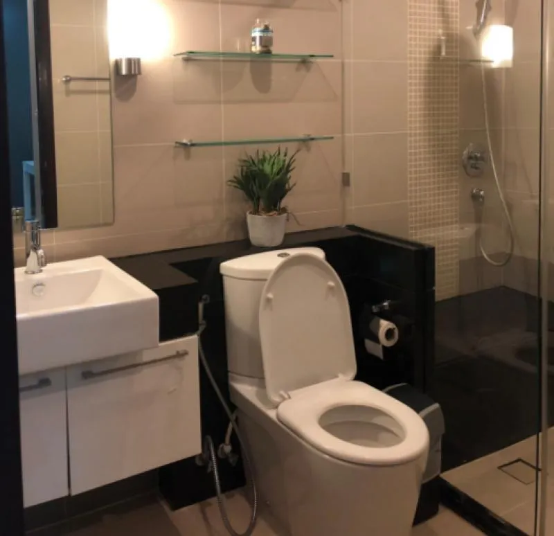 Condo for rent at Supalai River Resort, 14th floor, floor level that can experience the most beautiful view of the Chao Phraya River.