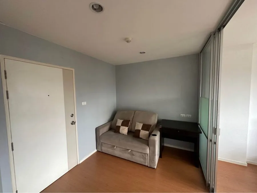 For sale: Lumpini Condo Town Ramintra-Lad Phrao, divided into separate rooms, fully furnished, don't miss out!