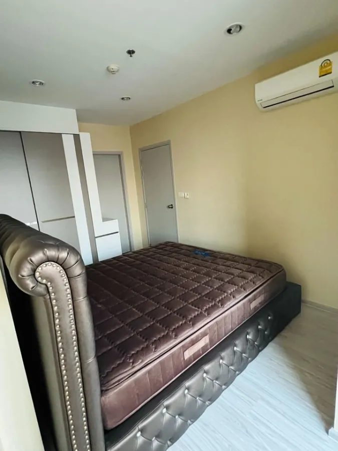 For sale, Ideo Mobi Bang Sue, Grand Interchange, wide balcony, clear view, well ventilated, hurry to book before it's out of hand.
