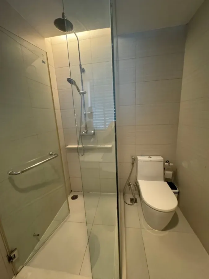 For rent: Siri @ Sukhumvit. Spacious, fully furnished room. Book now! Don't miss out! Act fast!