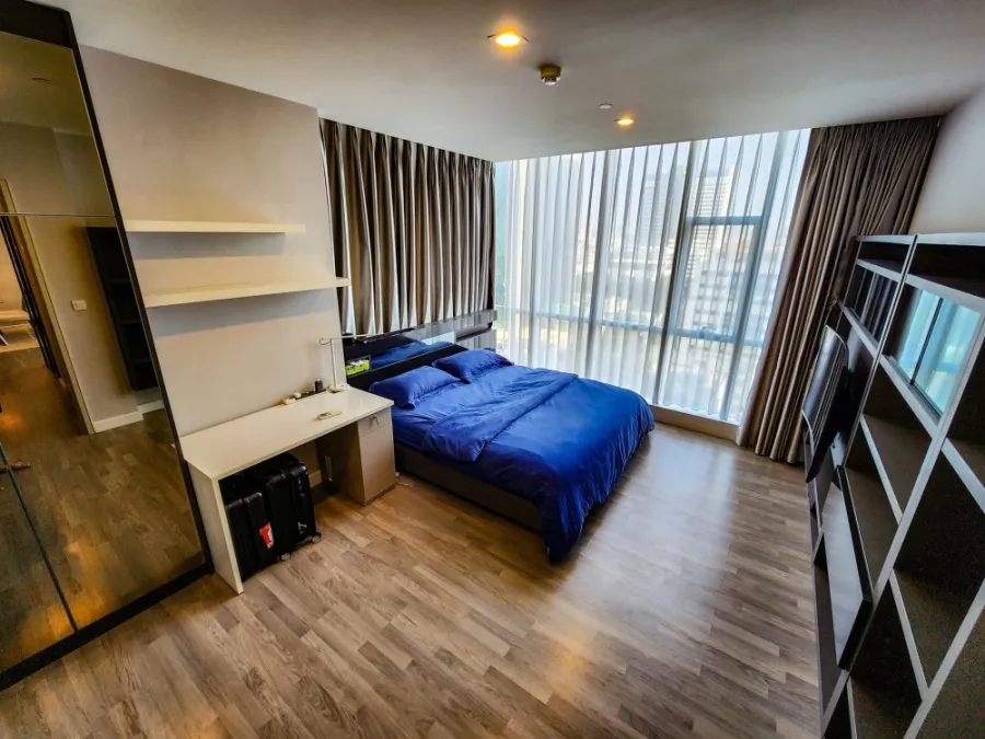 ขาย ให้เช่า The Room สาทร ถนนปั้น ห้องแต่งสวย หรูหรา โซฟาหนังนั่งสบาย Buit-In สุดปัง จองด่วน