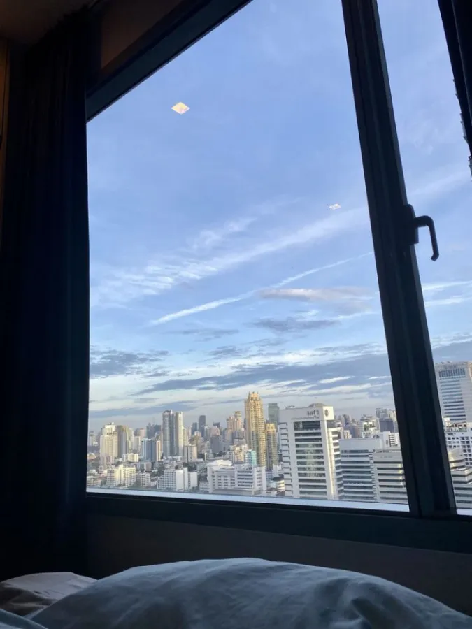 ขาย Q asoke ห้องมุม วิวสวย เพดานสูง พร้อมเฟอร์และเครื่องใช้ไฟฟ้าเต็ม สนใจรีบจองก่อนหลุดมือจ้า