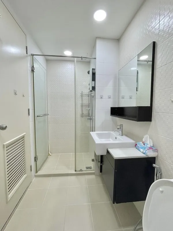 For rent/sale Fhe mark ratchada -airport link ตกแต่งน่าอยู่ โทนขาวละมุนตา ราคาละมุนใจ รีบย้ายด่วนๆ