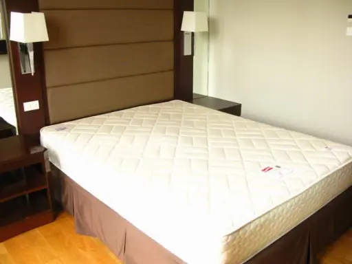 Selling Vincente Sukhumvit 49, this room is very spacious. Well decorated with built-in Plus, it's a very private corner room. Book now. images