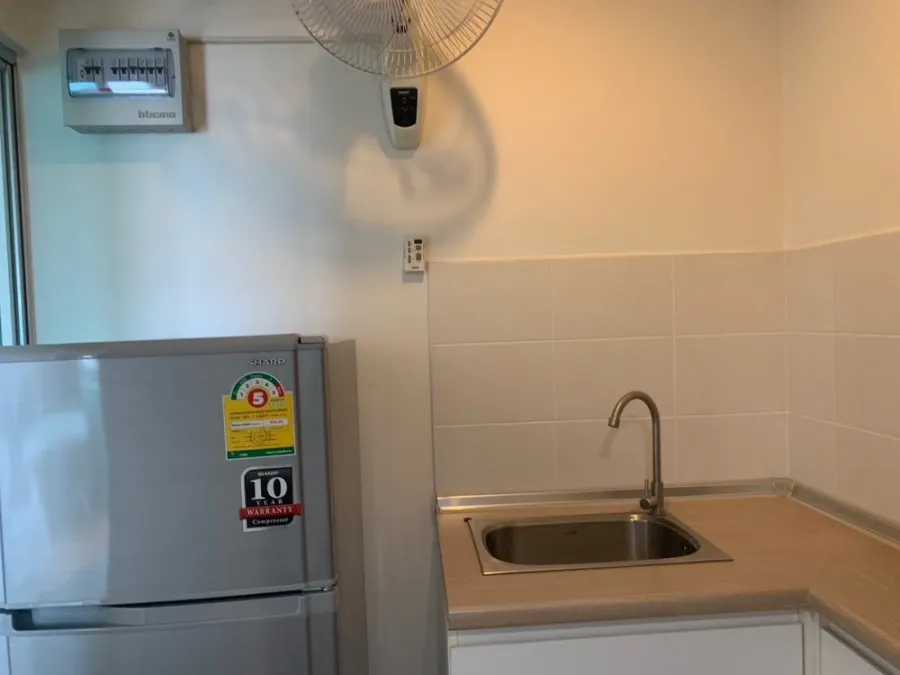 For sale: Lumpini Place Srinakarin-Hua Mak Station, 25th floor, Building A, fully furnished. Reserve now.