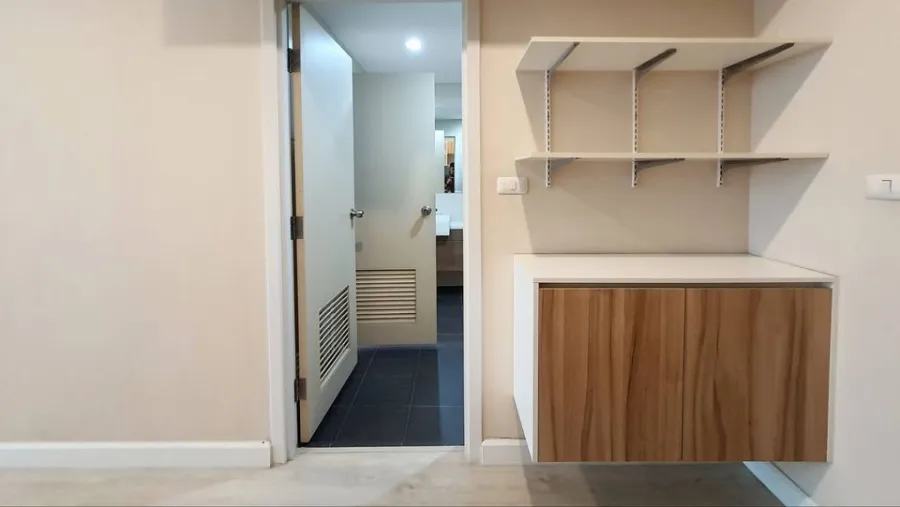 Condo for sale, rent, The Privacy Ngamwongwan 18, 1 bedroom, 1 bathroom, very good price until you will be shocked.