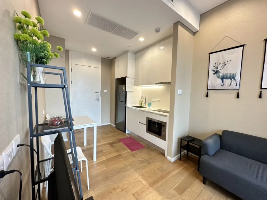 ให้เช่า The Saint Residence ชั้น 29 วิวเมืองแจ่ม ห้องตกแต่งน่าอยู่ ติดวอลเปเปอร์ทั้งห้อง รีบจองด่วนๆ