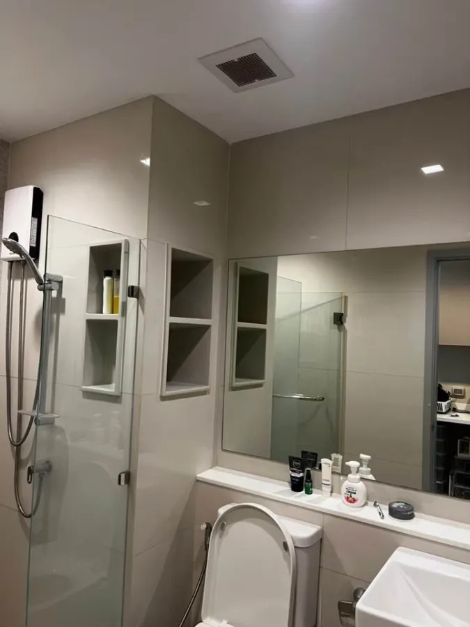 ขาย ไลฟ์ สุขุมวิท 62 ผนัง Wallpaper ทั้งห้อง ระบบภายในห้องเป็นระบบ Smart Home ไม่จองคือพลาดมาก