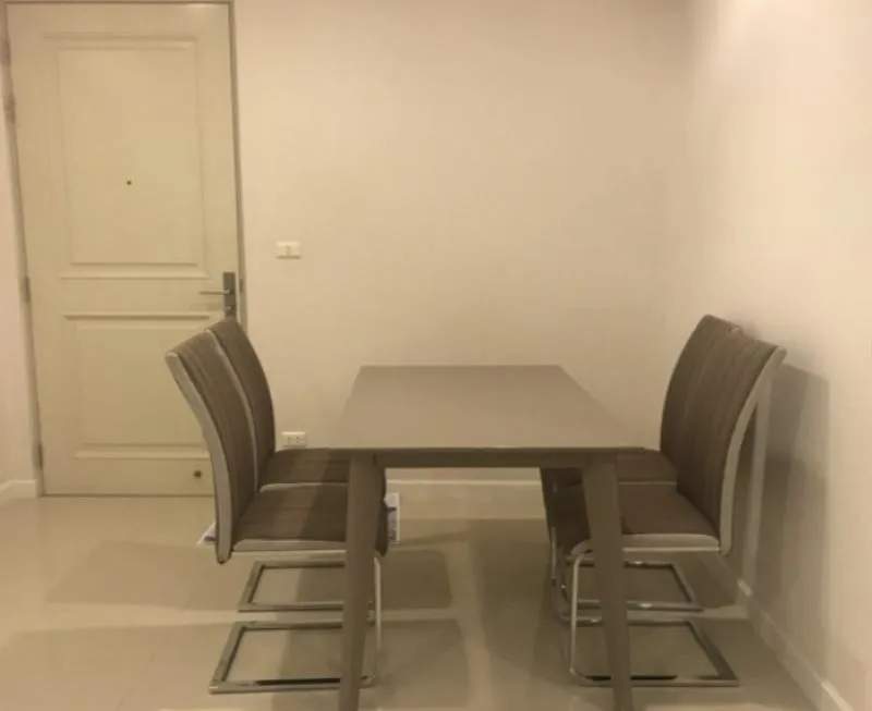 For Rent Q HOUSE SATHORN เตียงนุ่มผ่อนคลายสบายตัว ตื่นเช้ามารับวิวเมืองสบายใจ โอ้ยห้ามพลาดเด็ดขาด