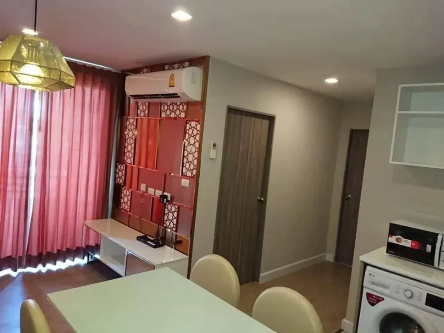 For rent sell:Metro Luxe Ratchada, 3rd floor (corner unit),Building A. Built-in furnishings and fully furnished. You definitely need to book this one!