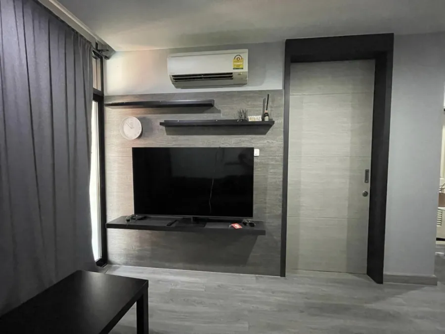 Condo for rent, Baan Navatara, room decorated in white-gray tones. Complete with furniture and electrical appliances. Let me tell you, don't miss it.