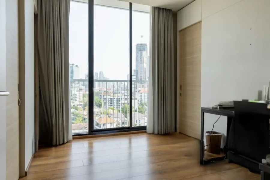 For rent sell Park 24 Origin Phrom Phong, 2-bedroom premium room, beautiful open view in 3 directions, decorated in a luxurious Scandinavian style.