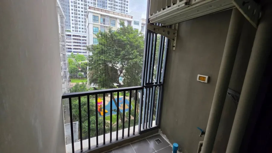 For rent: iCondo Phetchakasem 39, 5th floor. A lovely, fully furnished unit. Book now!