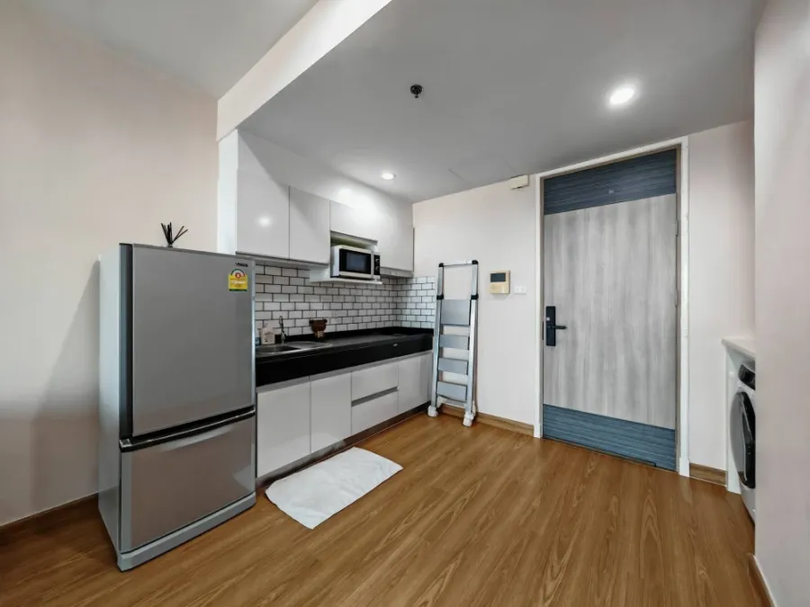 For rent: Supalai Premier Ratchathewi, 17th floor, fully furnished, very livable. Book now!