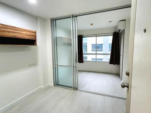 For sale, Lumpini Ville On Nut-Phatthanakan, empty room, 7th floor, good position, partition room, special price, hurry up and book now.