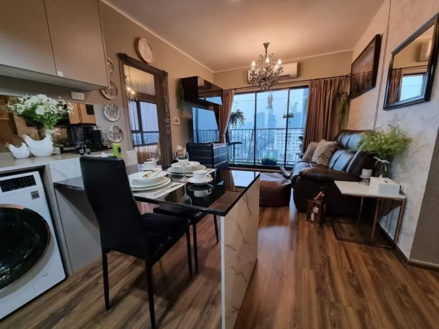 Condo for rent, Ideo Sukhumvit 93, decorated with wallpaper. Complete with full built-ins, amazing view, reserve quickly.