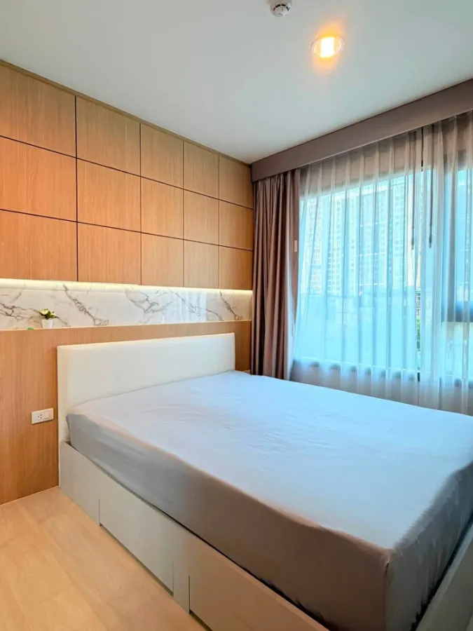 For rent: Life Pinklao, 1 bedroom, 1 bathroom condo with full built-in furniture. Don't miss out!