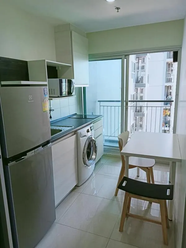 **Condo for rent Life Ratchada** Convenient transportation The price is very wow If you don't hurry, you will miss it!!