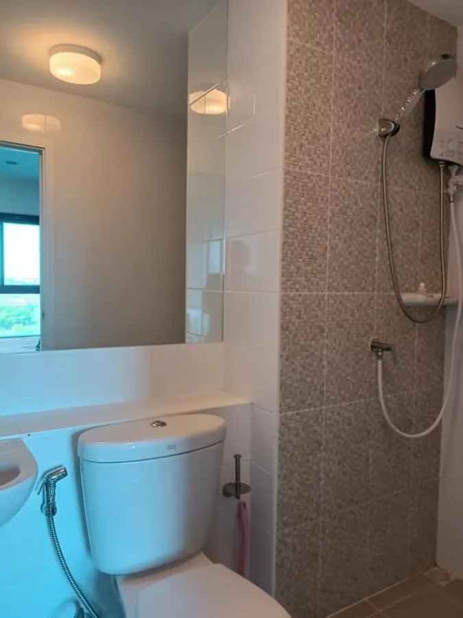 For rent, Plum Condo Central Station, 2 bedrooms, 2 bathrooms, fully furnished. If you don't reserve, you will miss it.