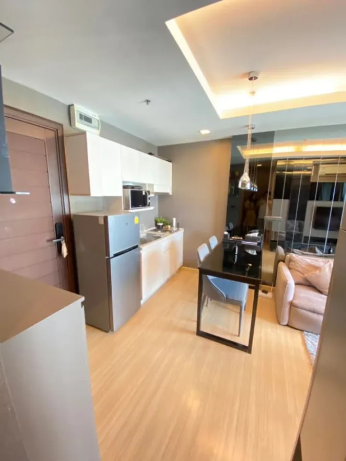 Condo for sale, True Thonglor, beautiful view, new built-in room, very good room, fully furnished Can't miss it