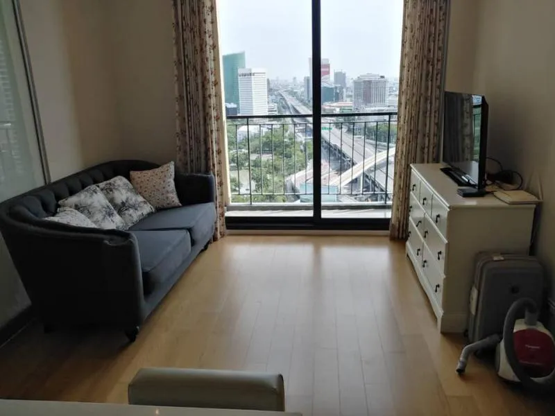 วิวทิศเหนือเห็นสวนจตุจักร ห้องสภาพดีใหม่ ตกแต่งพร้อมอยู่เฟอร์นิเจอร์ครบ เช่า อีควิน็อกซ์ พหล-วิภา