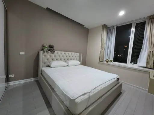 ขายห้องสวย!! คอนโด พาร์ค ออริจิ้น ทองหล่อ ชั้น 10 ตึก B ห้องมุม วิวสระว่ายน้ำ เฟอร์นิเจอร์ครบครัน พร้อมเข้าอยู่ รีบจองด่วน!! images