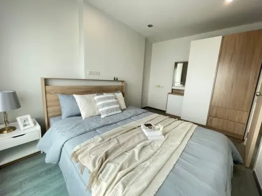 Rich Park Triple Station for rent, nice decorated room, fully furnished, electrical appliances High floor, good view, book now.