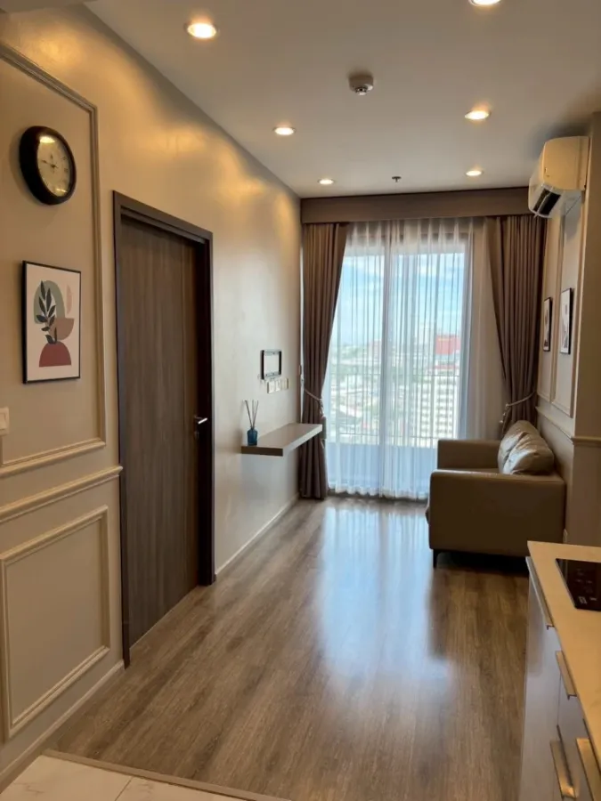 For sale: Ideo Mobi Sukhumvit 66, with a clear, open city view. The room has a spacious usable area. Hurry and reserve now!