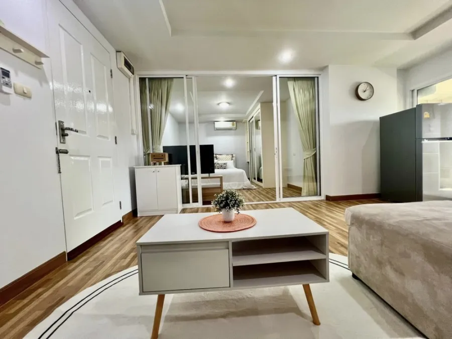 ให้เช่า Happy condo รัชดา 18 ตกแต่งสวย เฟอรื+เครื่องใช้ไฟฟ้าครบ พร้อมจองได้เลยจ้า