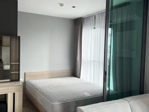 ให้เช่า Aspen Condo Lasalle 1 ห้องนอน 1 ห้องน้ำ มาพร้อมเฟอร์ครบครัน เห็นวิวสระว่ายน้ำ จองเลย