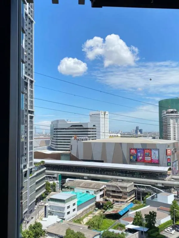 For rent, Life Ladprao, 1 bedroom, 1 bathroom, new furniture, full set, great view, book now, you will regret it.