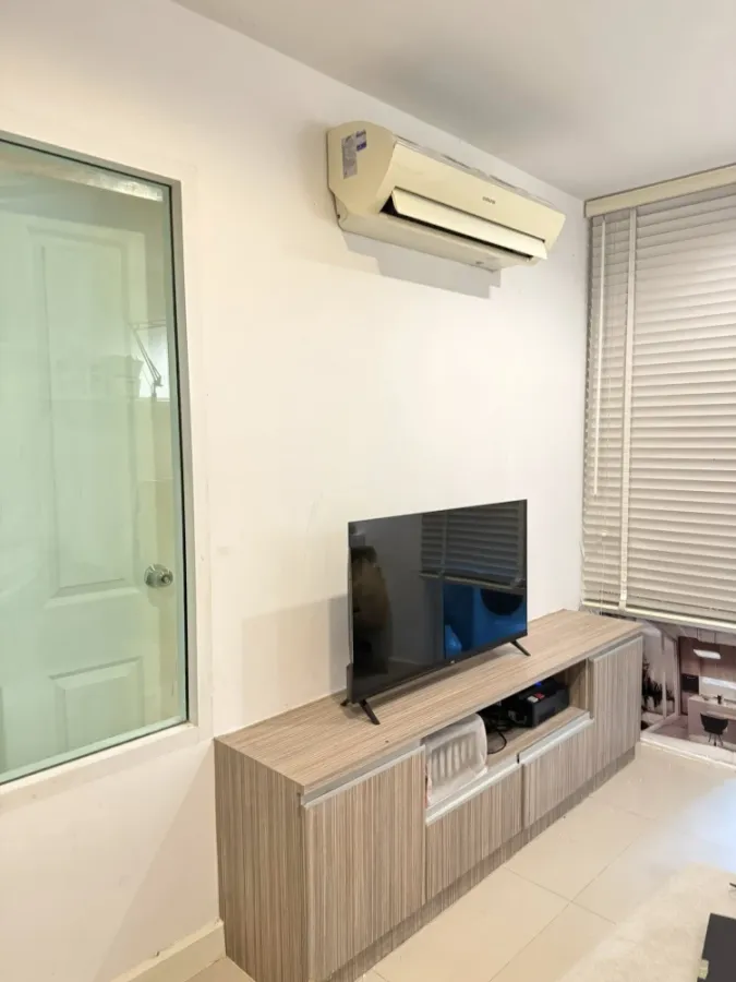 For rent: The Series Udomsuk 29, 1 bedroom, 1 bathroom, good location, swimming pool view, fully furnished, reserve now!