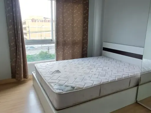 For rent: The Kith Lumlukka Klong 2, 4th floor, fully furnished, nice room, if interested, hurry and reserve now, urgent.