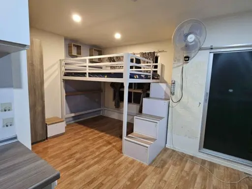 For rent: Lumpini Ville Phra Nang Klao-Riverview, 4th floor, bright and comfortable room, fully furnished. You shouldn't miss it.