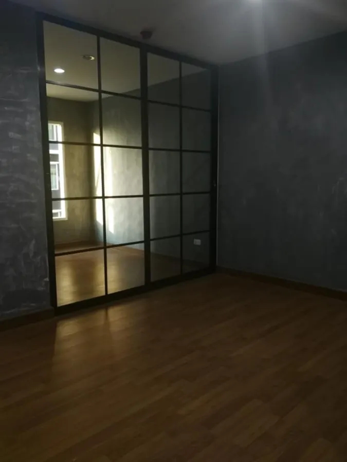 Condo for sale, Regent Home Bangson, decorated in loft style, 8th floor, comes at a great price. Hurry up and buy it.