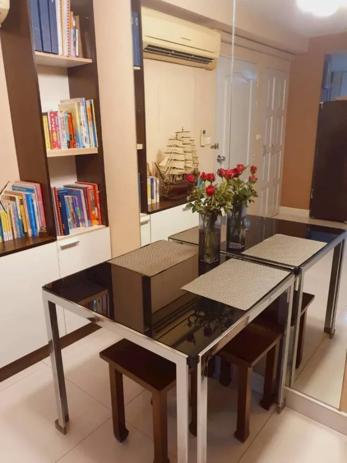 For sale: Park View Vibhavadi condo. Great view, the quietest unit in the project. Cool, shady, and breezy all day. Fully built-in. Don't miss out!