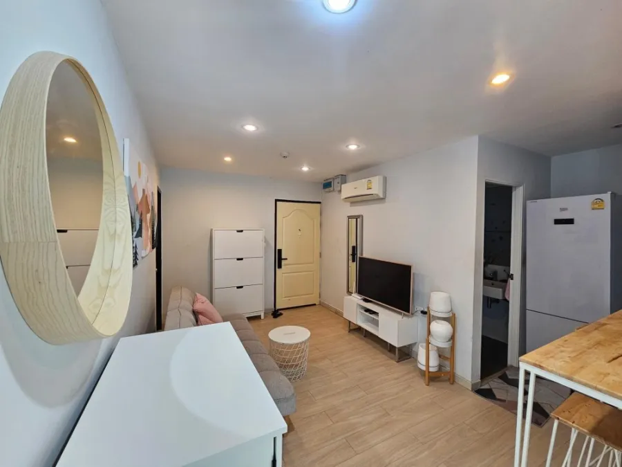 For sale, for rent, The Paint Palette Ngamwongwan, spacious room. Great usable space Hurry and reserve now.