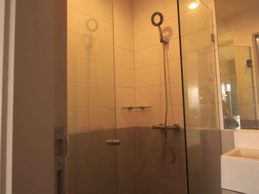 Ideo Q Chula–Samyan for rent, studio room, 14th floor, has a very beautiful city view. Furnished with luggage dragging in.