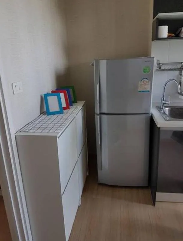 Urgent sale The BASE Chaengwattana. Beautiful room, fully furnished, good sofa. Sit and watch netflix. Chilling. Urgent.