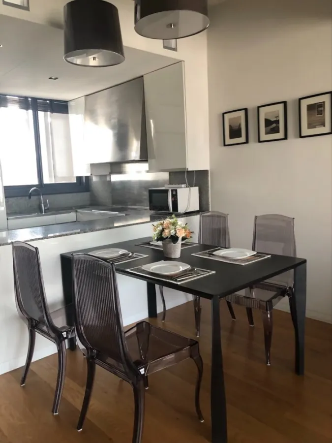 For rent urgently!! Condo The Met, 23rd floor, spacious room, fully furnished, ready to move in immediately, don't miss it!!