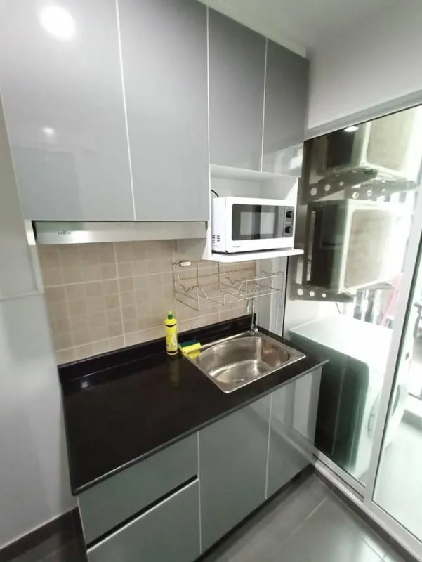 Regent Home Sukhumvit 81, 3rd floor, fully furnished. There is a washing machine attached to the bts nut before.
