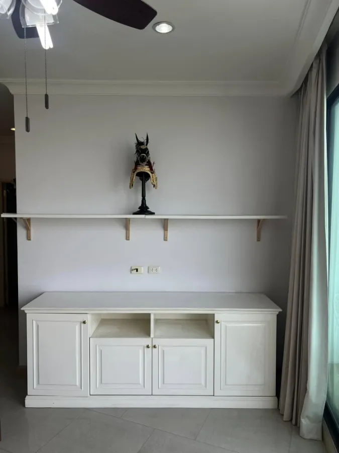 ขาย Supalai Casa Riva ชั้น 9 ห้องกว้าง ระเบียงทั้งสองได้วิวแม่น้ำและสระว่ายน้ำ น่าจองสุดๆ