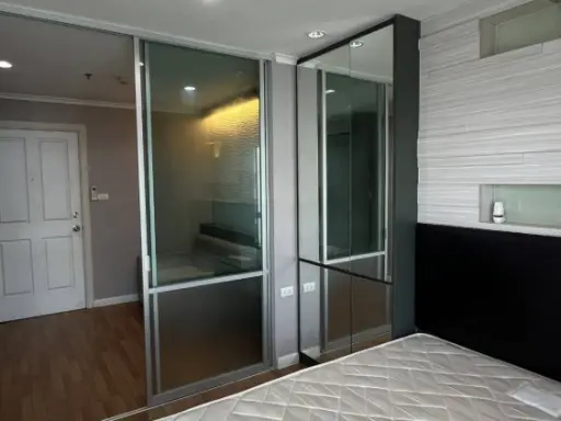 For rent, Lumpini Park Riverside Condo - Rama 3, 35th floor, beautiful view, fully furnished, don't wait, book now!!