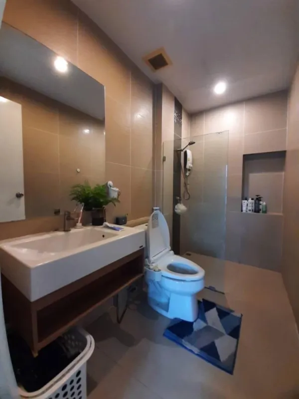 ให้เช่า Happy Condo Ladprao101 ย่านลาดพร้าว ใกล้ศูนย์การค้าหลายแห่ง บิ้วอิน เฟอร์นิเจอร์ครบ ชัวร์!!