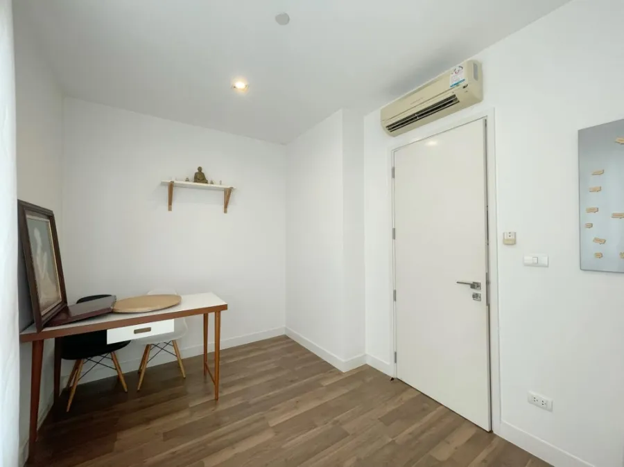 For sale The Room Sukhumvit 62 spacious room There is a usable area, a very good price, hurry up and buy it, don't wait.